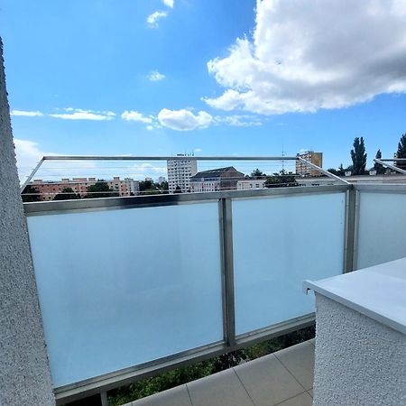 Beautiful Apartment Near The City Center Kosice Exterior photo